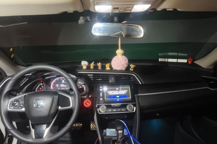 Used Honda Civic 2019 220TURBO CVT Dynamic Edition China V Emission Standard Center Console