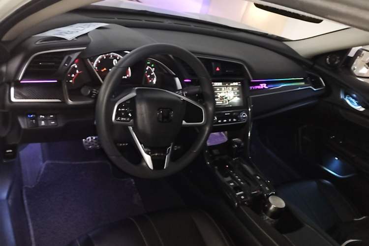 Used Honda Civic 2019 220TURBO CVT Dynamic Edition China VI Emission Standard Center Console