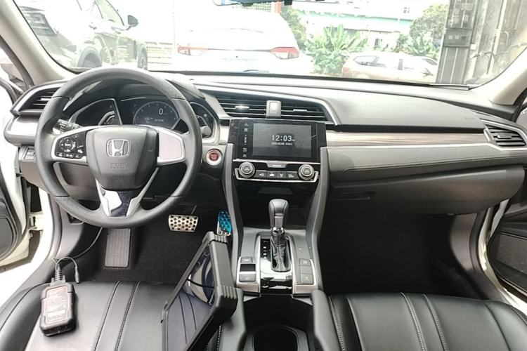 Used Honda Civic 2019 220TURBO CVT Dynamic Edition China VI Emission Standard Center Console