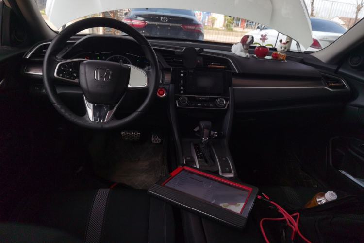 Used Honda Civic 2019 220TURBO CVT Dynamic Edition China VI Emission Standard Center Console