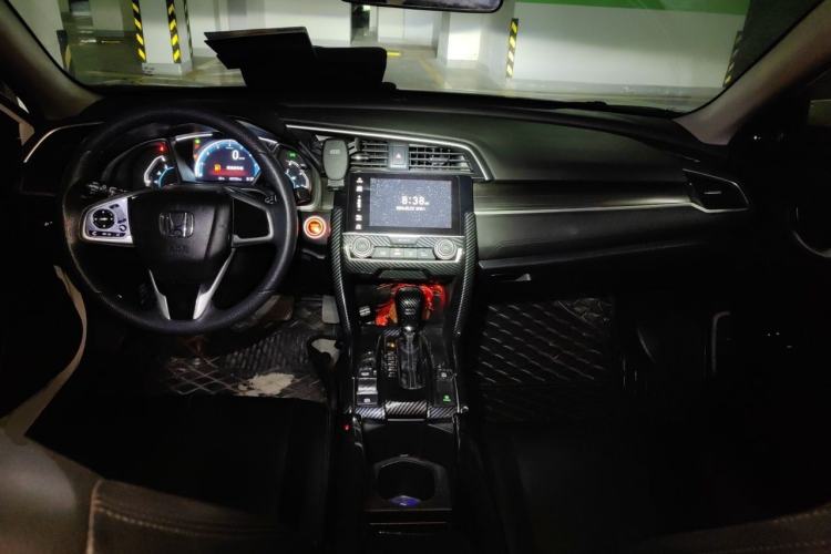 Used Honda Civic 2019 220TURBO CVT Dynamic Edition China VI Center Console