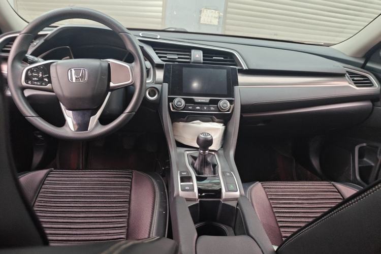 Used Honda Civic 2019 220TURBO Manual Jinkong Edition China VI Center Console