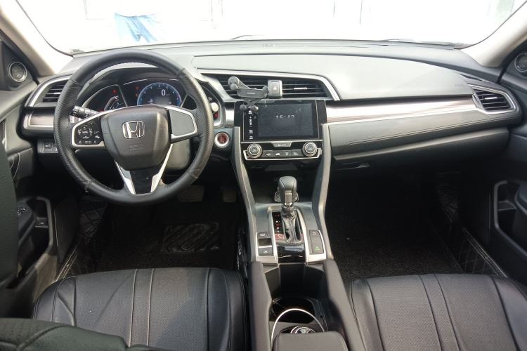 Used Honda Civic 2019 220TURBO CVT Dynamic Edition China VI Center Console