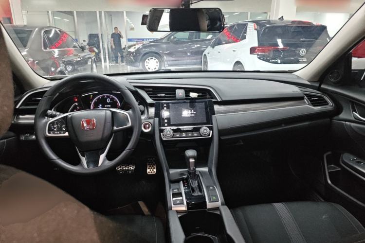 Used Honda Civic 2019 220TURBO CVT Dynamic Edition China VI Emission Standard Center Console