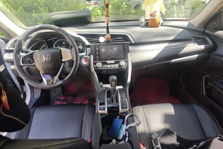 Used Honda Civic 2019 220TURBO CVT Dynamic Edition China VI Center Console