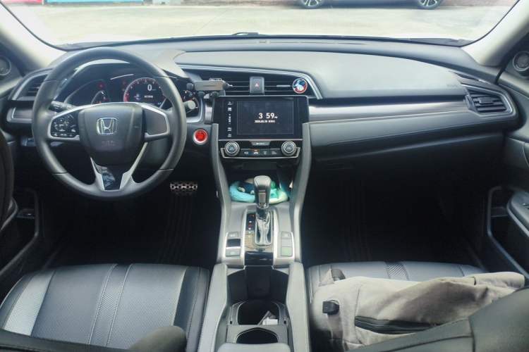 Used Honda Civic 2019 220TURBO CVT Dynamic Edition China VI Emission Standard Center Console