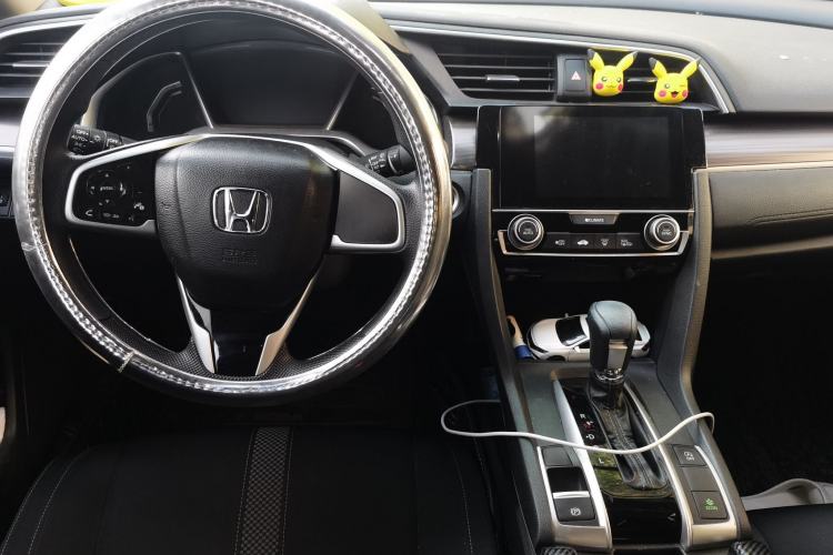 Used Honda Civic 2019 220TURBO CVT Dynamic Edition China VI Center Console