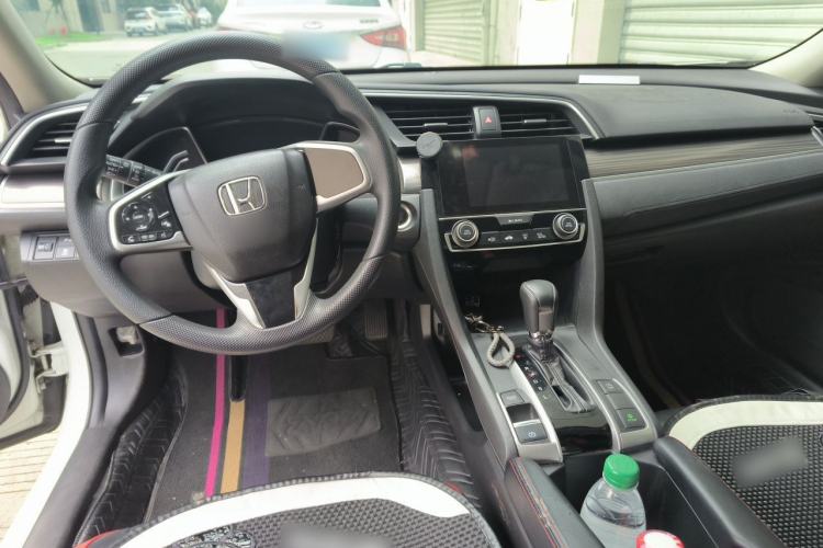 Used Honda Civic 2019 220TURBO CVT Dynamic Edition China VI Center Console