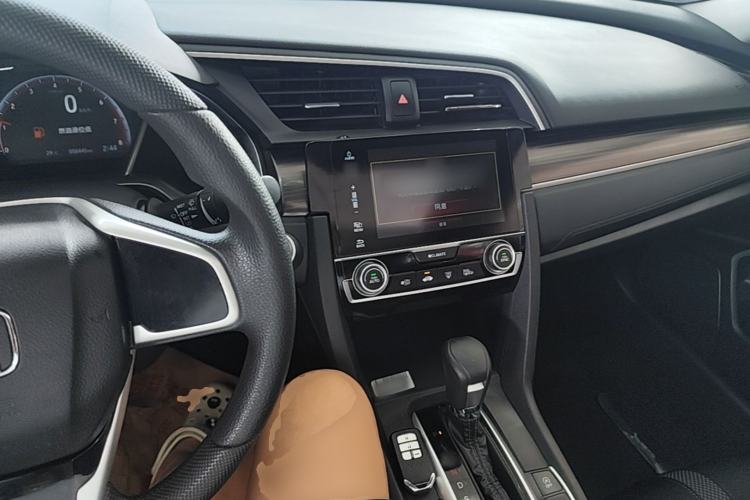 Used Honda Civic 2019 220TURBO CVT Dynamic Edition China VI Emission Standard Center Console