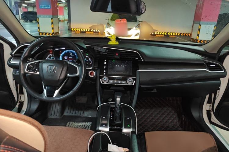 Used Honda Civic 2019 220TURBO CVT Dynamic Edition China VI Center Console