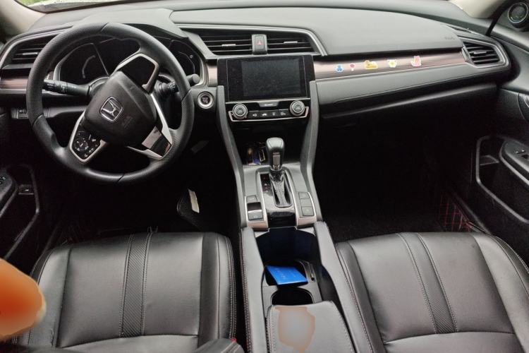Used Honda Civic 2019 220TURBO CVT Dynamic Edition China VI Emission Standard Center Console
