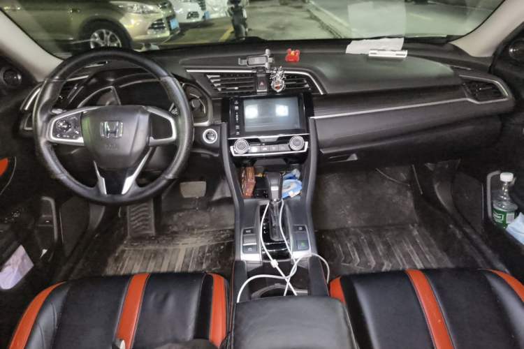 Used Honda Civic 2019 220TURBO CVT Dynamic Edition China VI Center Console