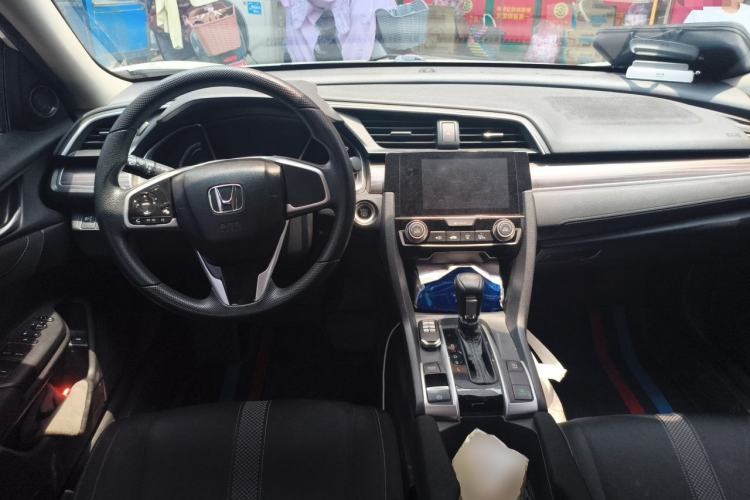 Used Honda Civic 2019 220TURBO CVT Dynamic Edition China VI Center Console