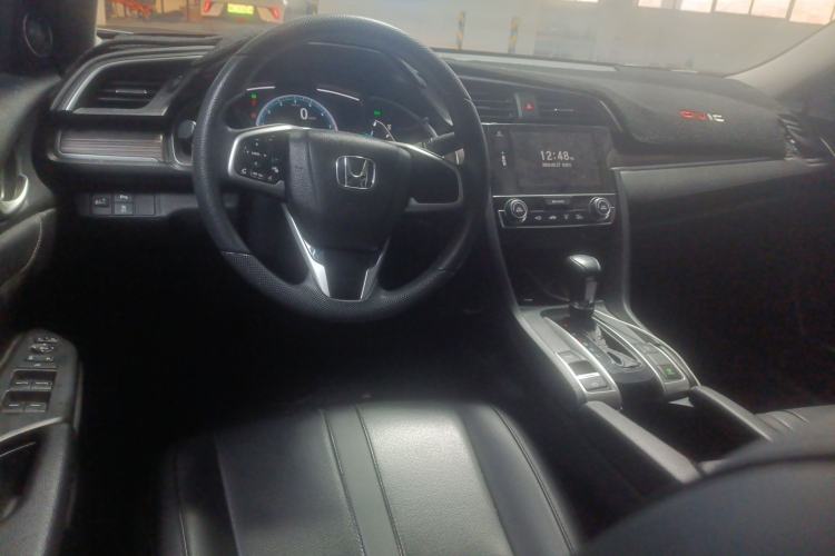 Used Honda Civic 2019 220TURBO CVT Dynamic Edition China VI Center Console