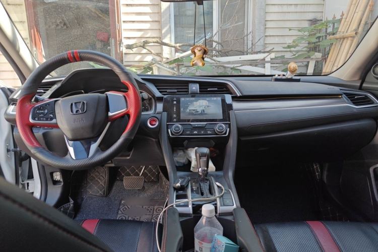 Used Honda Civic 2019 220TURBO CVT Dynamic Edition China VI Center Console