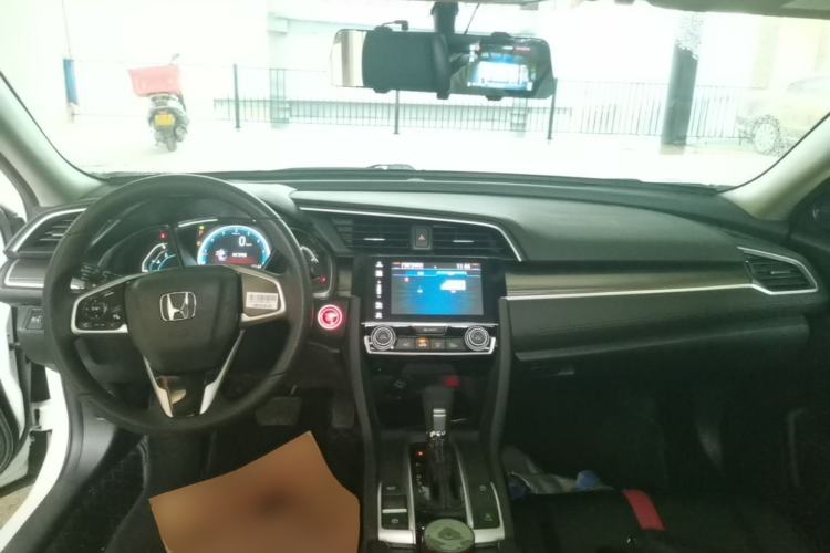 Used Honda Civic 2019 220TURBO CVT Dynamic Edition China VI Center Console