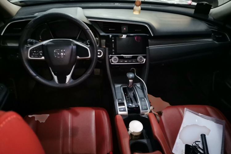 Used Honda Civic 2019 220TURBO CVT Dynamic Edition China VI Center Console