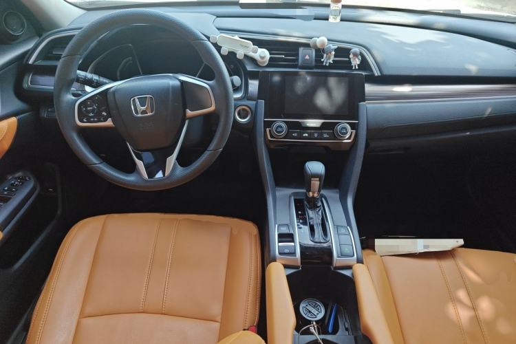 Used Honda Civic 2019 220TURBO CVT Dynamic Edition China VI Center Console