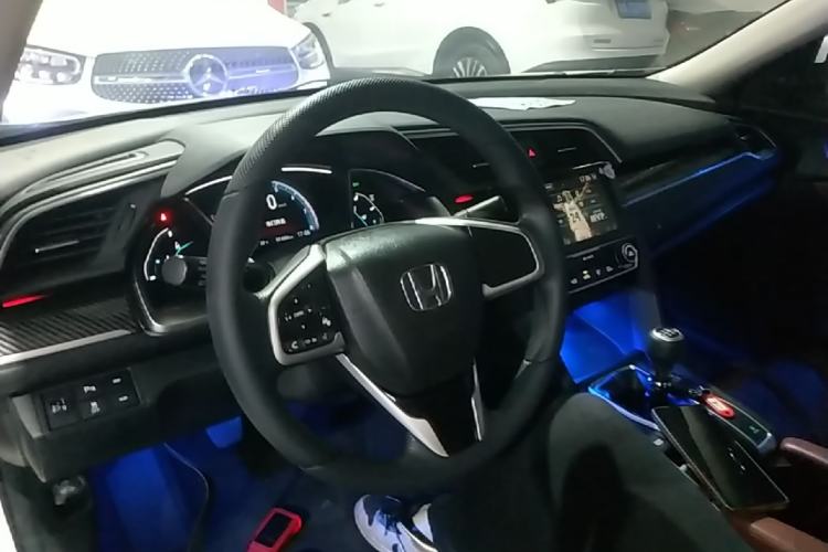 Used Honda Civic 2019 220TURBO Manual Jinkong Edition China VI Center Console