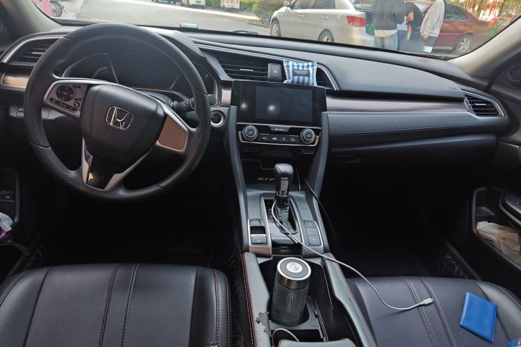 Used Honda Civic 2019 220TURBO CVT Dynamic Edition China VI Center Console