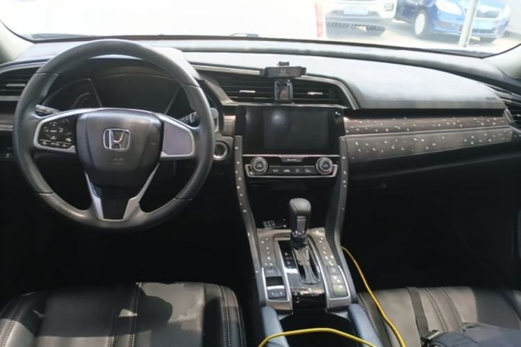 Used Honda Civic 2019 220TURBO CVT Dynamic Edition China VI Center Console