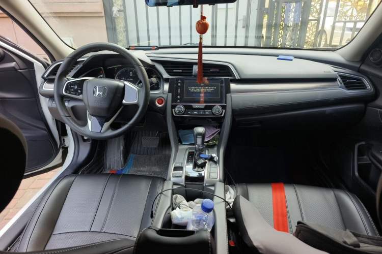 Used Honda Civic 2019 220TURBO CVT Dynamic Edition China V Center Console