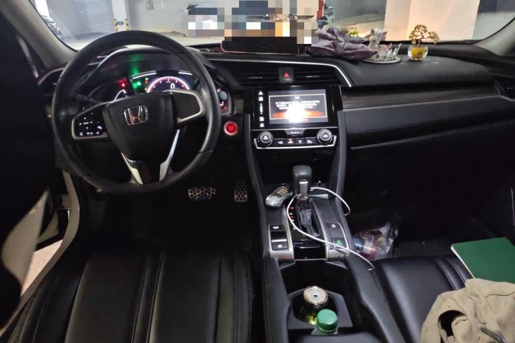 Used Honda Civic 2019 220TURBO CVT Dynamic Edition China VI Emission Standard Center Console