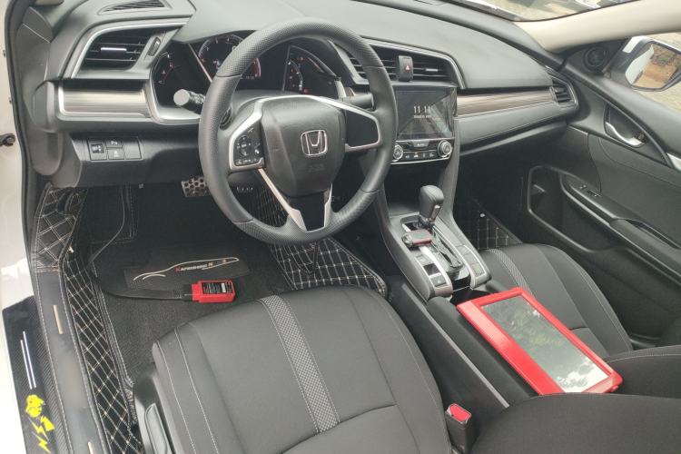 Used Honda Civic 2019 220TURBO CVT Dynamic Edition China VI Emission Standard Center Console