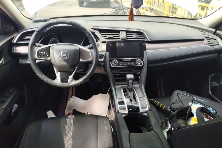 Used Honda Civic 2019 220TURBO CVT Dynamic Edition China VI Center Console