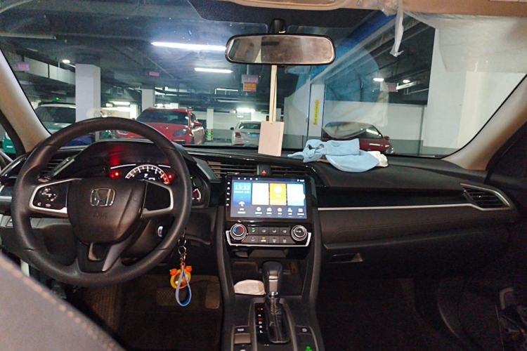 Used Honda Civic 2019 180TURBO CVT Shangyue Edition China VI Emission Standard Center Console