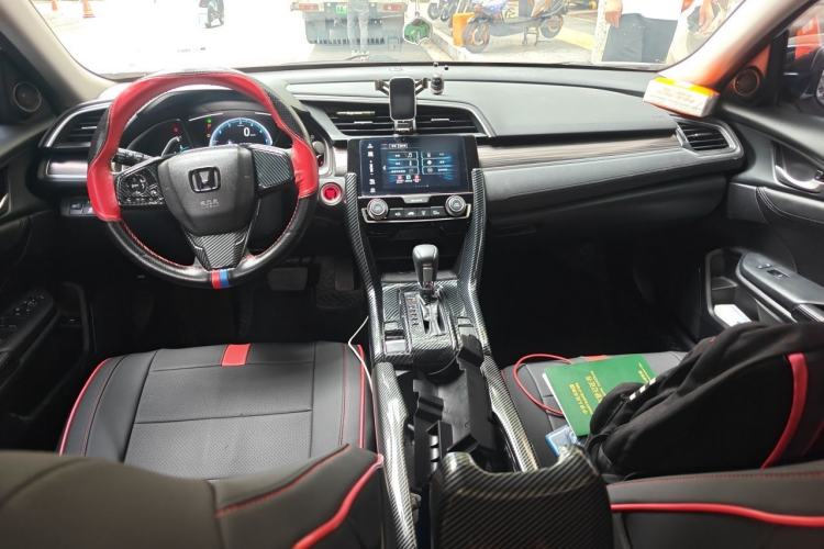Used Honda Civic 2019 220TURBO CVT Dynamic Edition China VI Center Console