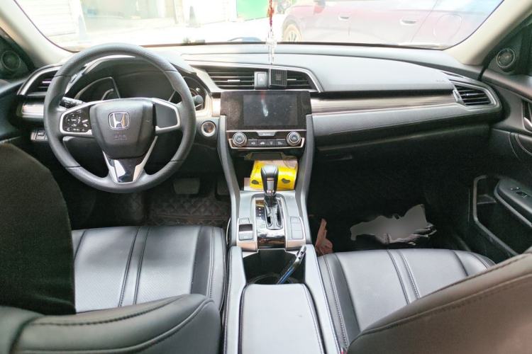 Used Honda Civic 2019 220TURBO CVT Dynamic Edition China VI Center Console