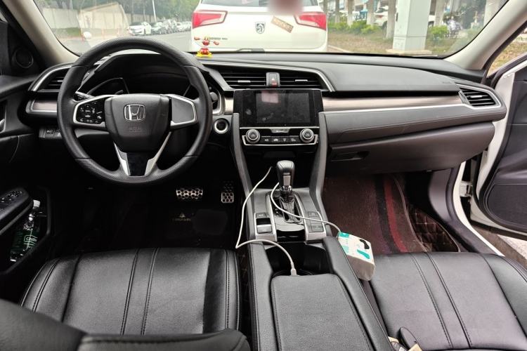 Used Honda Civic 2019 220TURBO CVT Dynamic Edition China VI Emission Standard Center Console