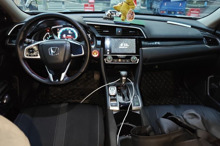 Used Honda Civic 2019 220TURBO CVT Dynamic Edition China VI Center Console