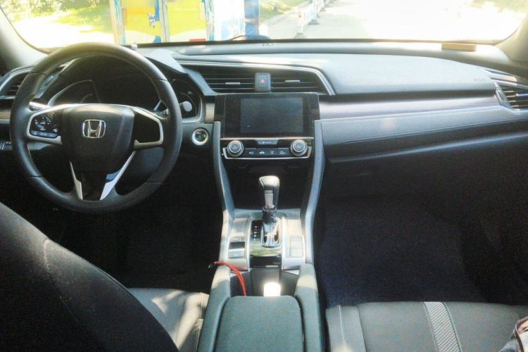 Used Honda Civic 2019 220TURBO CVT Dynamic Edition China VI Center Console