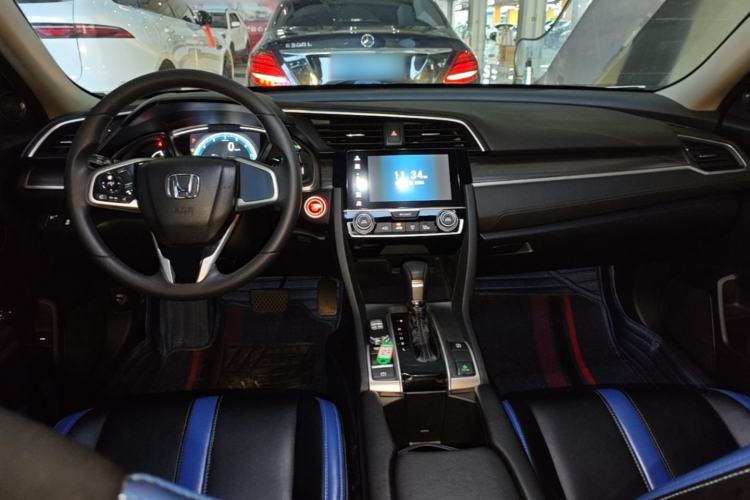 Used Honda Civic 2019 220TURBO CVT Dynamic Edition China VI Center Console