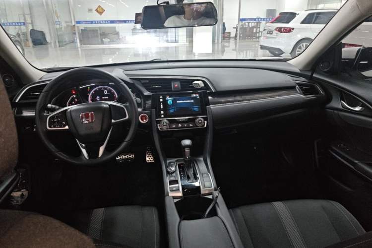 Used Honda Civic 2019 220TURBO CVT Dynamic Edition China VI Emission Standard Center Console