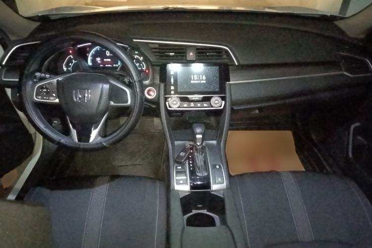 Used Honda Civic 2019 220TURBO CVT Dynamic Edition China VI Center Console
