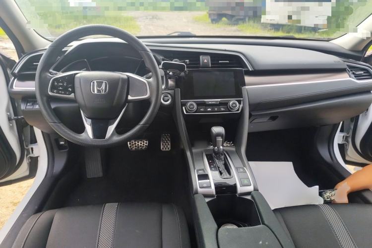 Used Honda Civic 2019 220TURBO CVT Dynamic Edition China VI Emission Standard Center Console