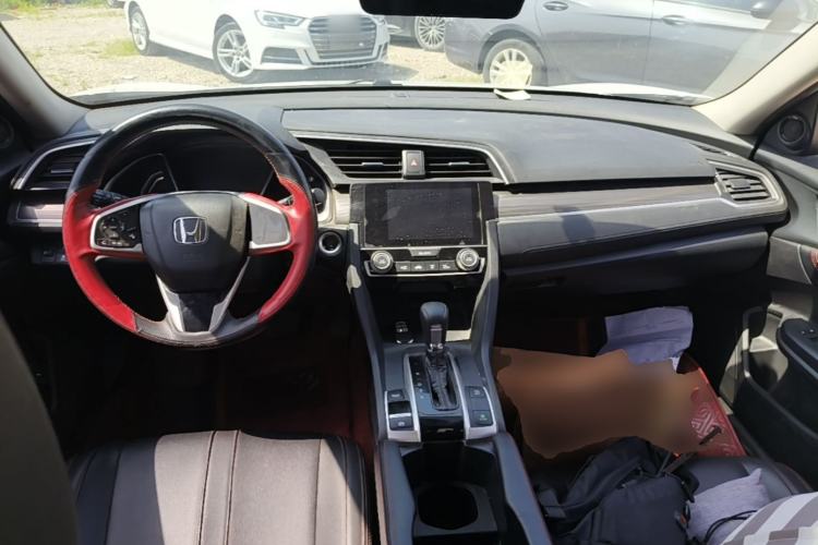 Used Honda Civic 2019 220TURBO CVT Dynamic Edition China VI Center Console
