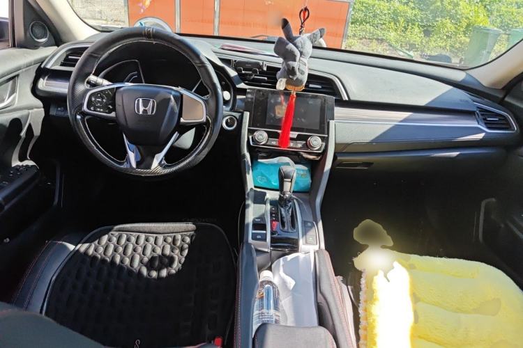 Used Honda Civic 2019 220TURBO CVT Dynamic Edition China VI Center Console