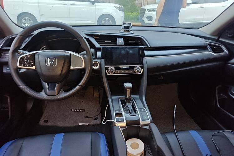 Used Honda Civic 2019 180TURBO CVT Shangdong Edition China VI Center Console