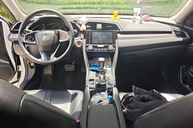 Used Honda Civic 2019 220TURBO CVT Dynamic Edition China VI Center Console