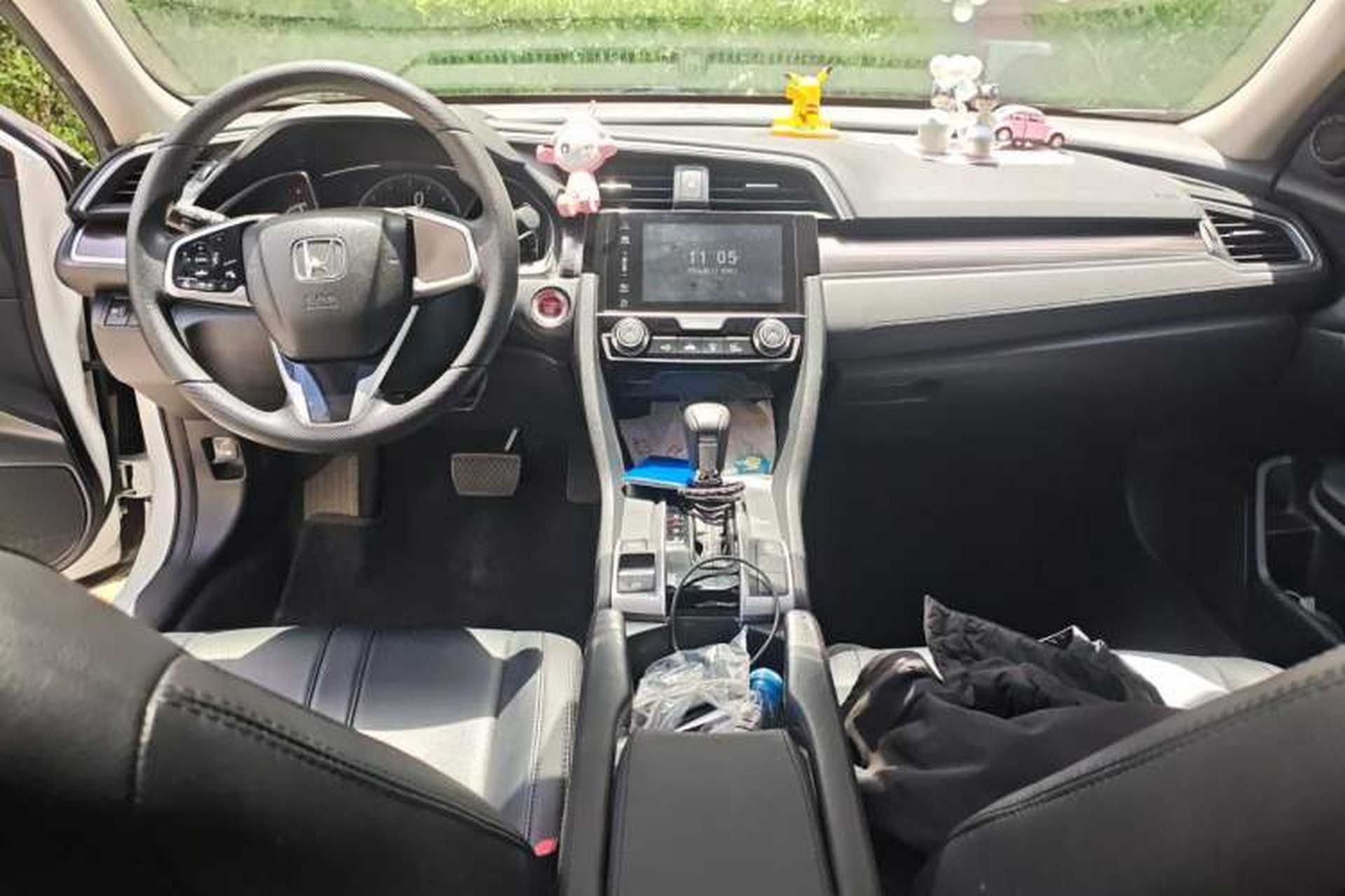 Used Honda Civic 2019 220TURBO CVT Dynamic Edition China VI Center Console