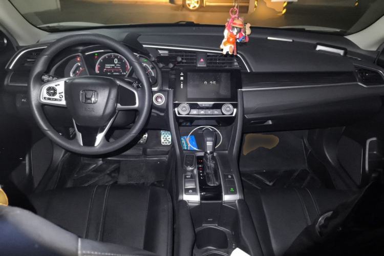 Used Honda Civic 2019 220TURBO CVT Dynamic Edition China VI Emission Standard Center Console