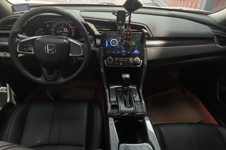 Used Honda Civic 2019 180TURBO CVT Shangyue Edition China VI Emission Standard Center Console