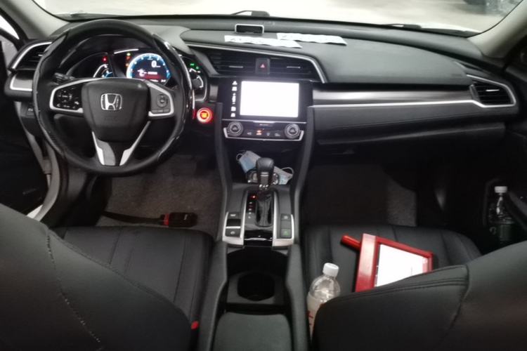 Used Honda Civic 2019 220TURBO CVT Dynamic Edition China VI Center Console
