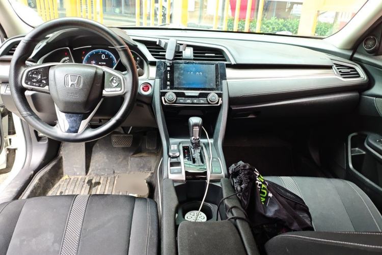 Used Honda Civic 2019 220TURBO CVT Dynamic Edition China VI Center Console