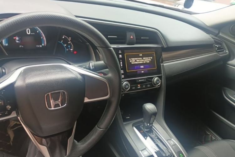 Used Honda Civic 2019 220TURBO CVT Dynamic Edition China VI Center Console