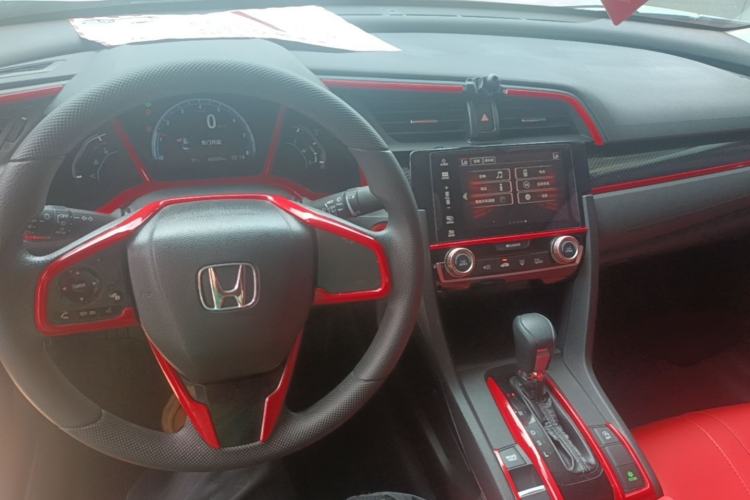 Used Honda Civic 2019 220TURBO CVT Dynamic Edition China VI Center Console
